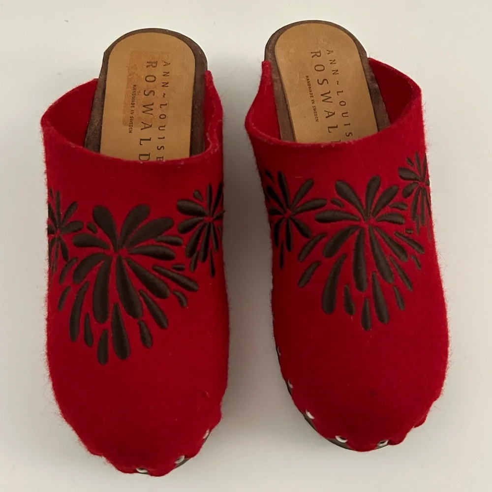 Ann Louise Roswald Red Felt Black Embroidered Wood Clogs Size EU 38 - Picture 1 of 9